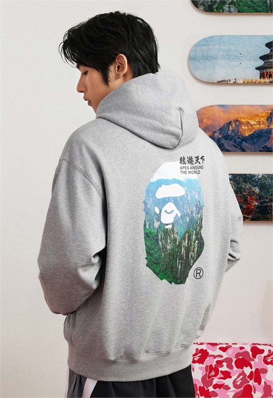 a bathing ape®︎「猿游天下」系列：穿越时空的潮流之旅